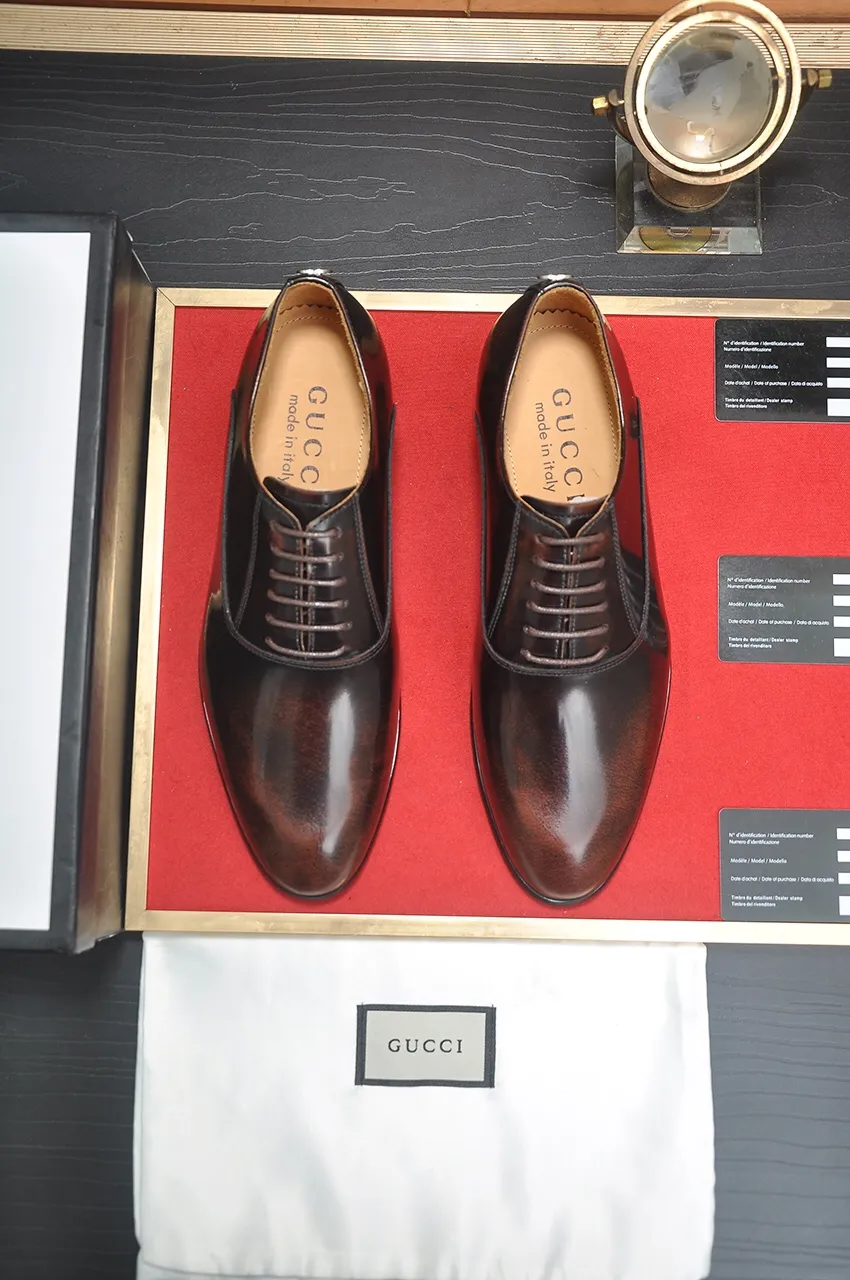 Men's shoes💰500💶Italy's top luxury men's shoe giant (GUCCI) (Gucci) (full cowhide lining) new arrival🍃Original European style🔰 Pleasant to the eye😍In order to make the shoes more durable and non-deformable🌀The production continues to follow traditional methods but there is still no lack of innovation💪Choose original sheepskin for the leather♻️ Smooth and natural And extra bright ⭐Made of imported cowhide, the first choice of rich people 38-45 (45 customized)